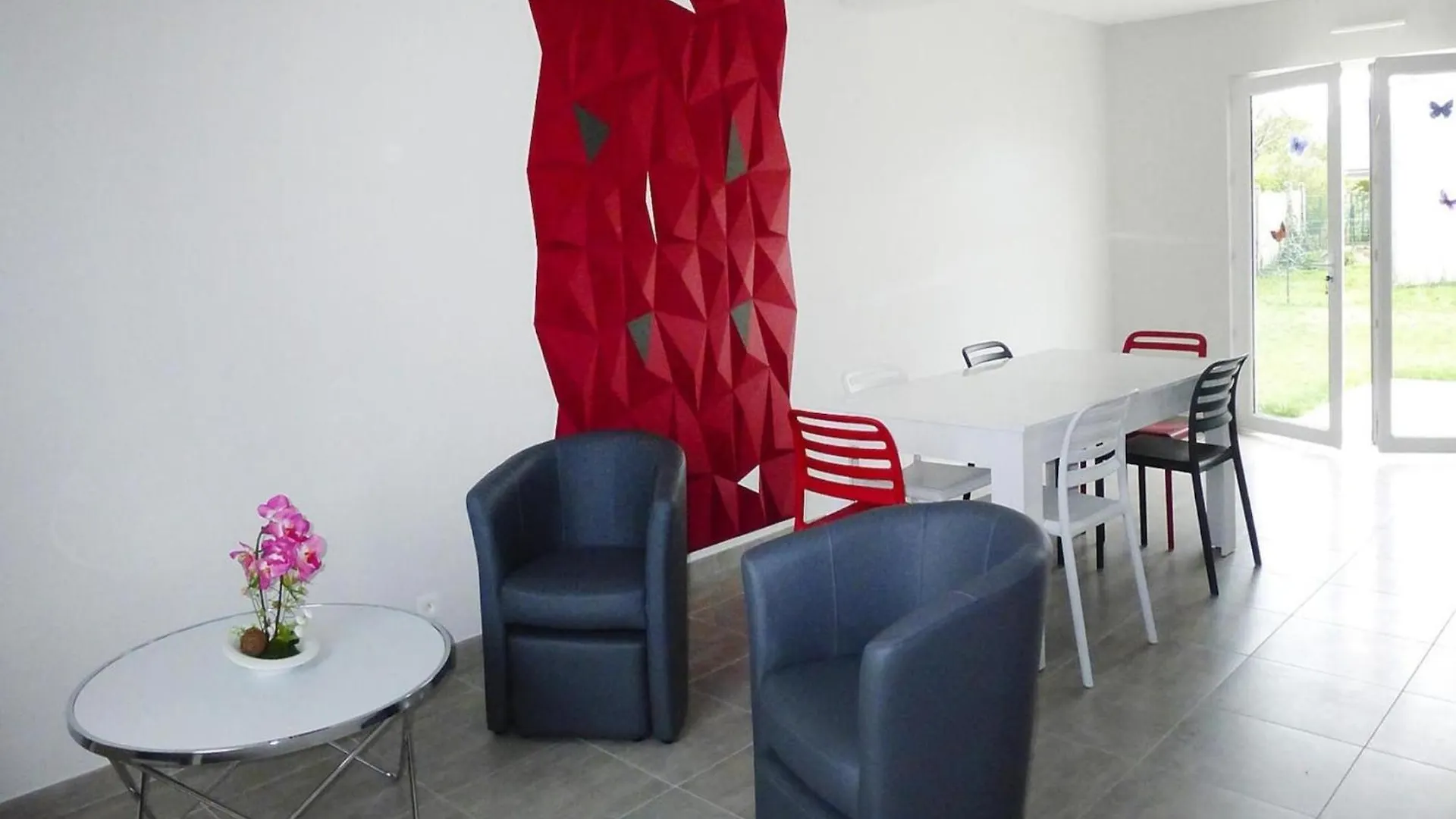 Dom wakacyjny Comfortable Semi-Detached House With Terrace Saint-Quay-Portrieux Francja
